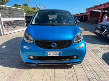 Smart ForTwo BRABUS 0.9 Turbo twinamic parisblue Xclusive