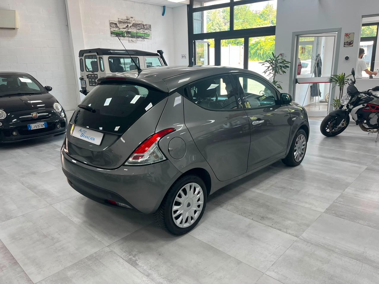 Lancia Ypsilon 1.2 8v