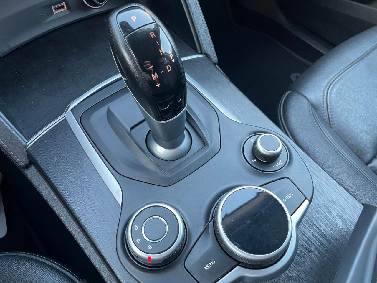 Alfa Romeo Stelvio 2.2 Turbodiesel 210 CV AT8 Q4 Business