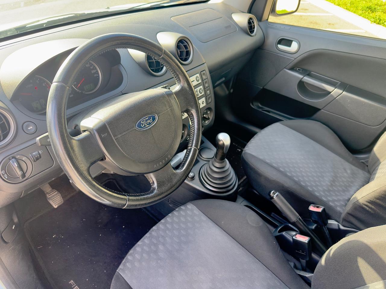 Ford Fiesta 1.2 16V 5p. Zetec