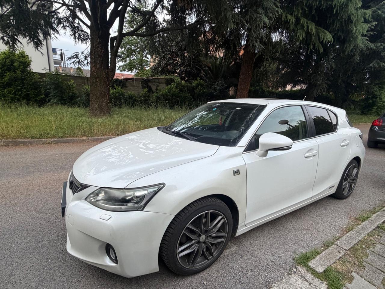Lexus CT 200h Hybrid