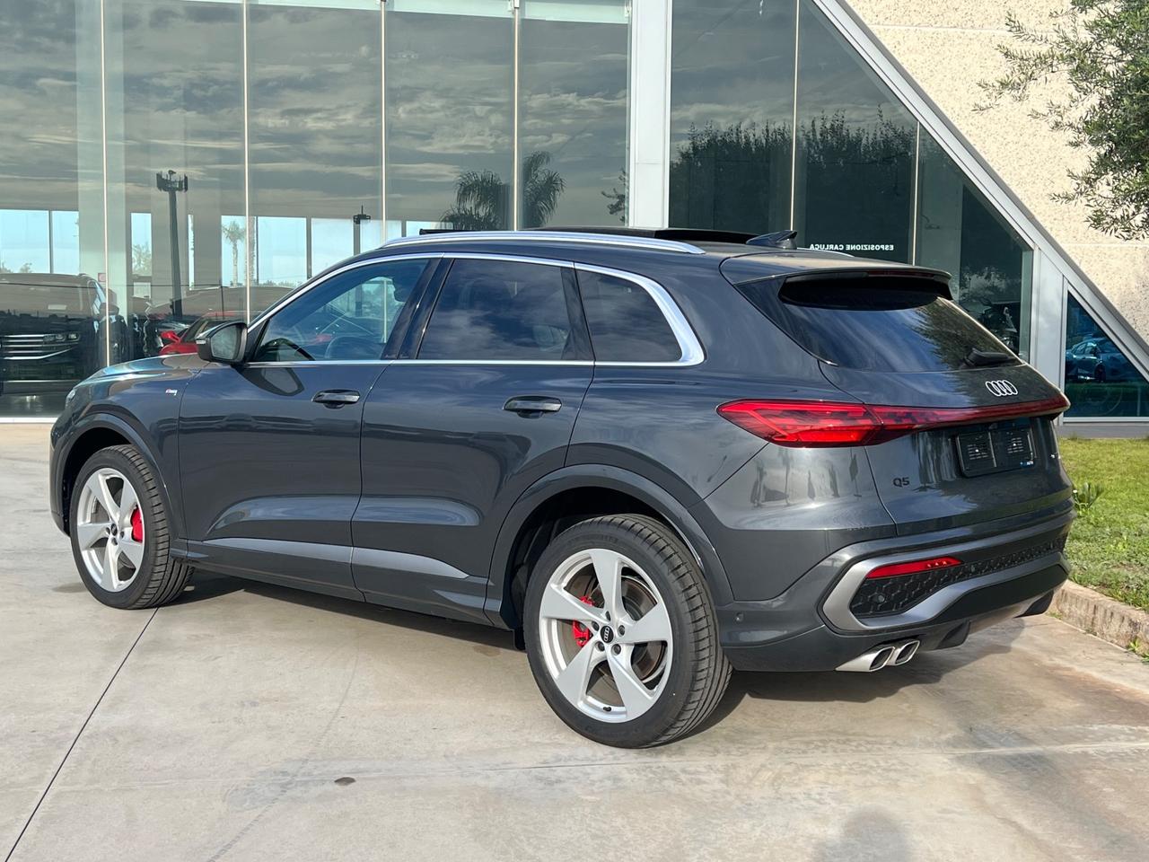 Audi Q5 Sline quattro offerta T-Stock prezzo imperdibile