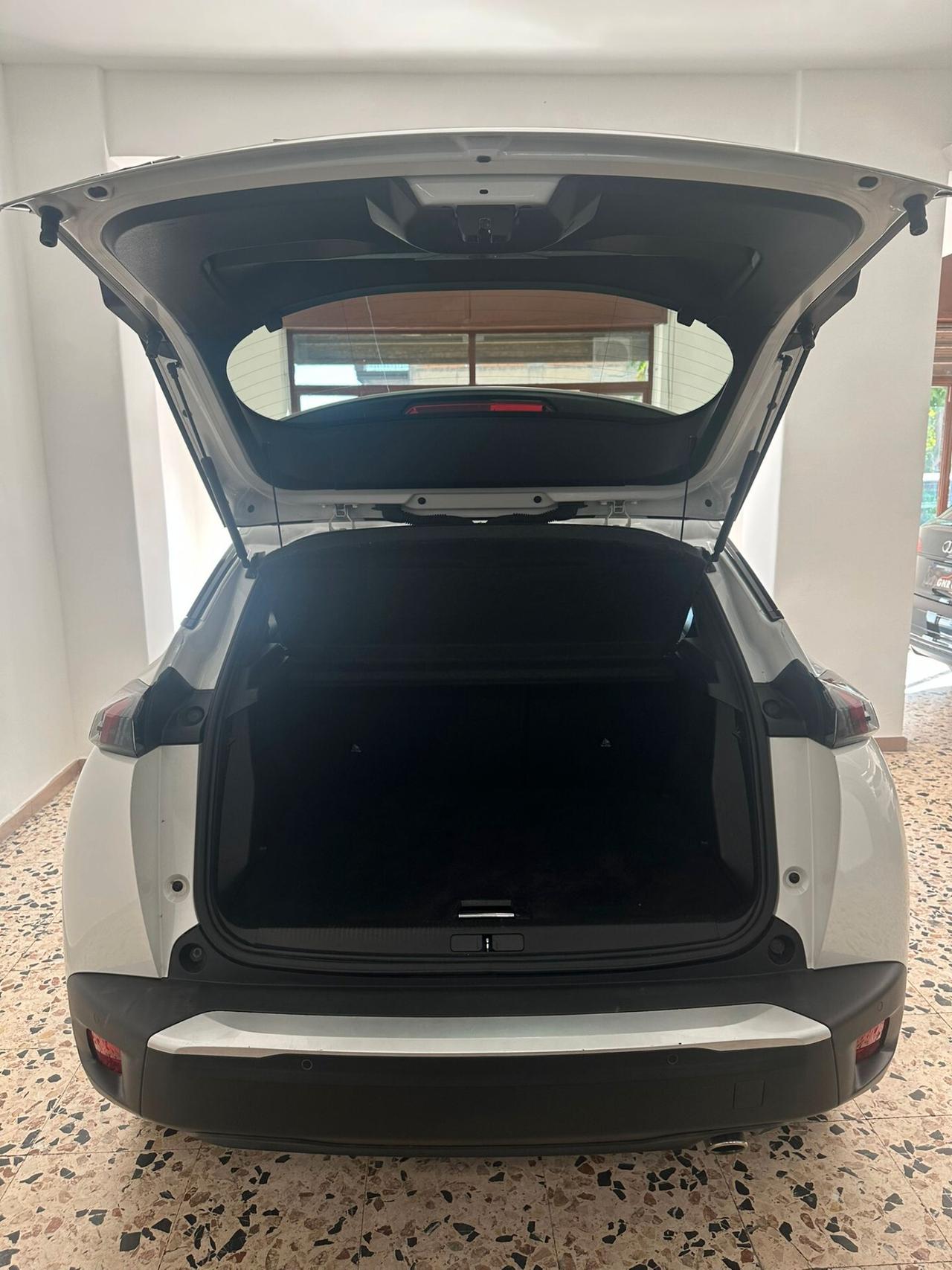 Peugeot 2008 BlueHDi 130 S&S EAT8 Allure