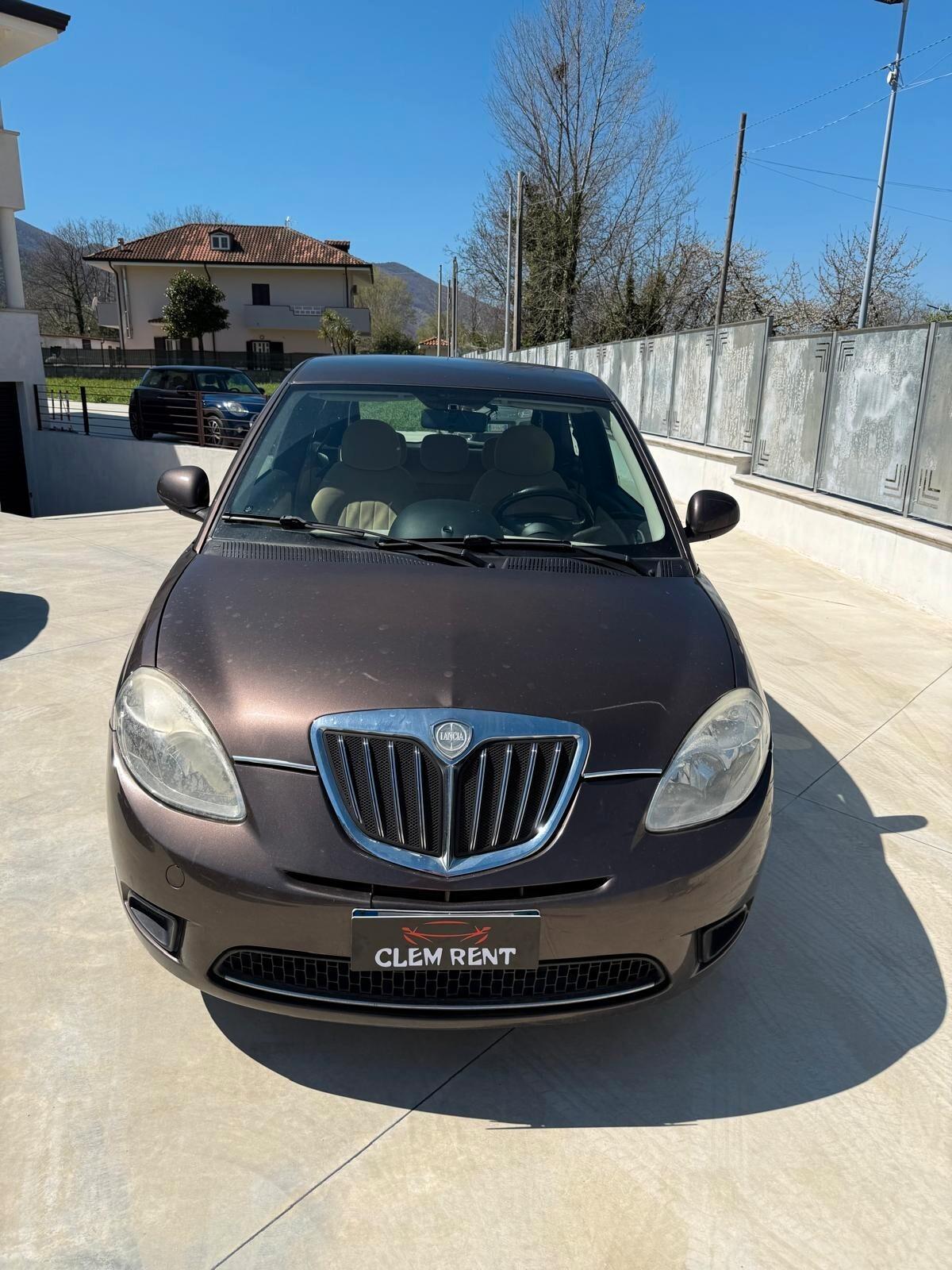 Lancia Ypsilon 1.3 MJT 75 CV Platino