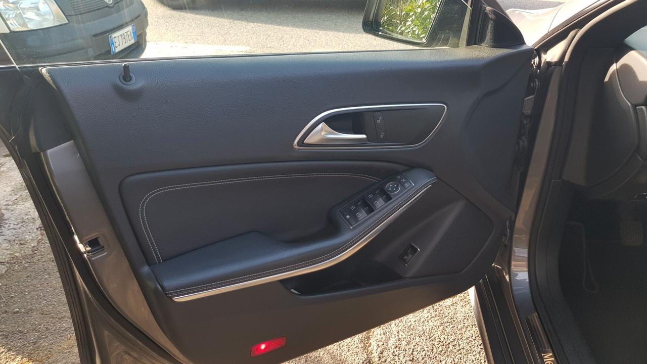 Mercedes-benz CLA 180 BLACK LINE UNI PRO!!!