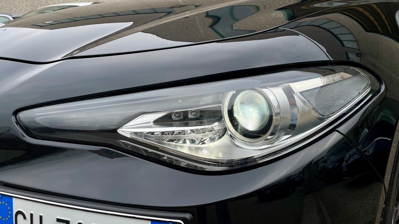 ALFA ROMEO GIULIA 2.0 TURBO VELOCE AT8 Q4 280CV - FULL LED, PELLE, SEDILI RISCALDATI