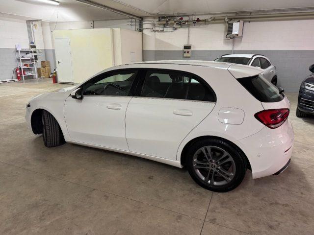 MERCEDES-BENZ A 180 d Automatic Premium