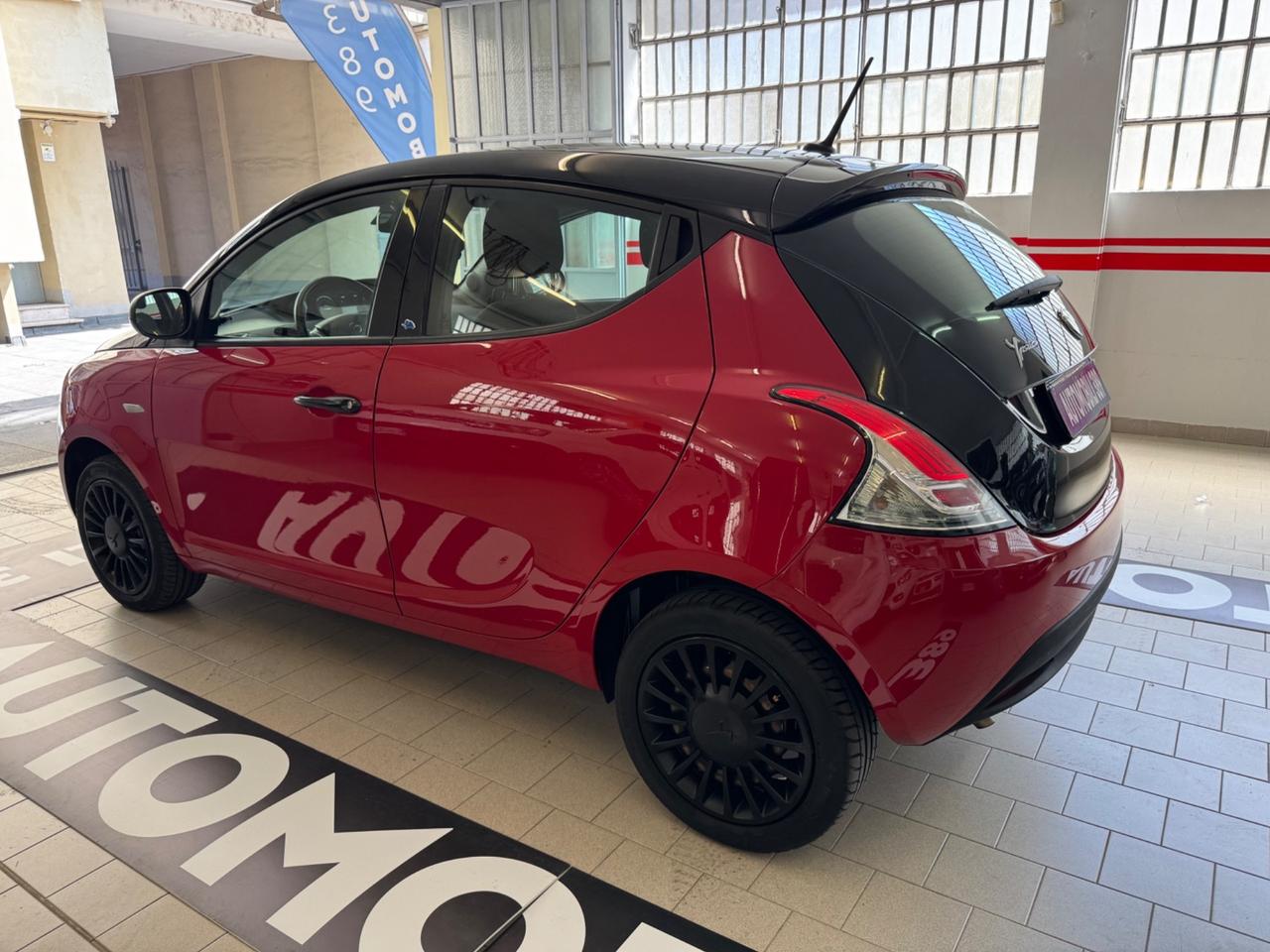 Lancia Ypsilon 1.2 69 CV 5 porte S&S Elefantino Blu
