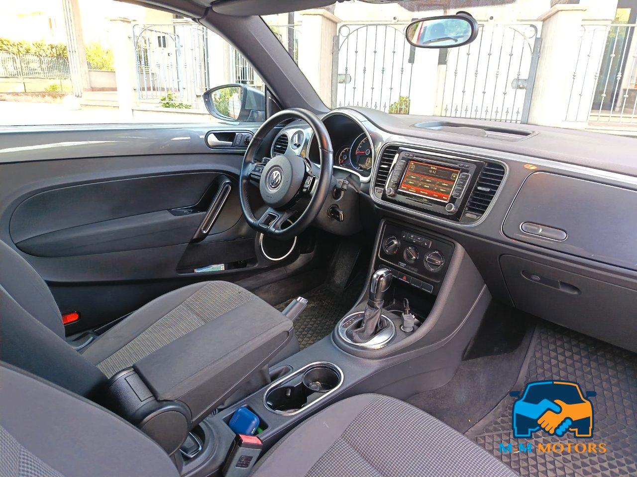 Volkswagen Maggiolino Cabrio 1.6 tdi Design 105cv dsg