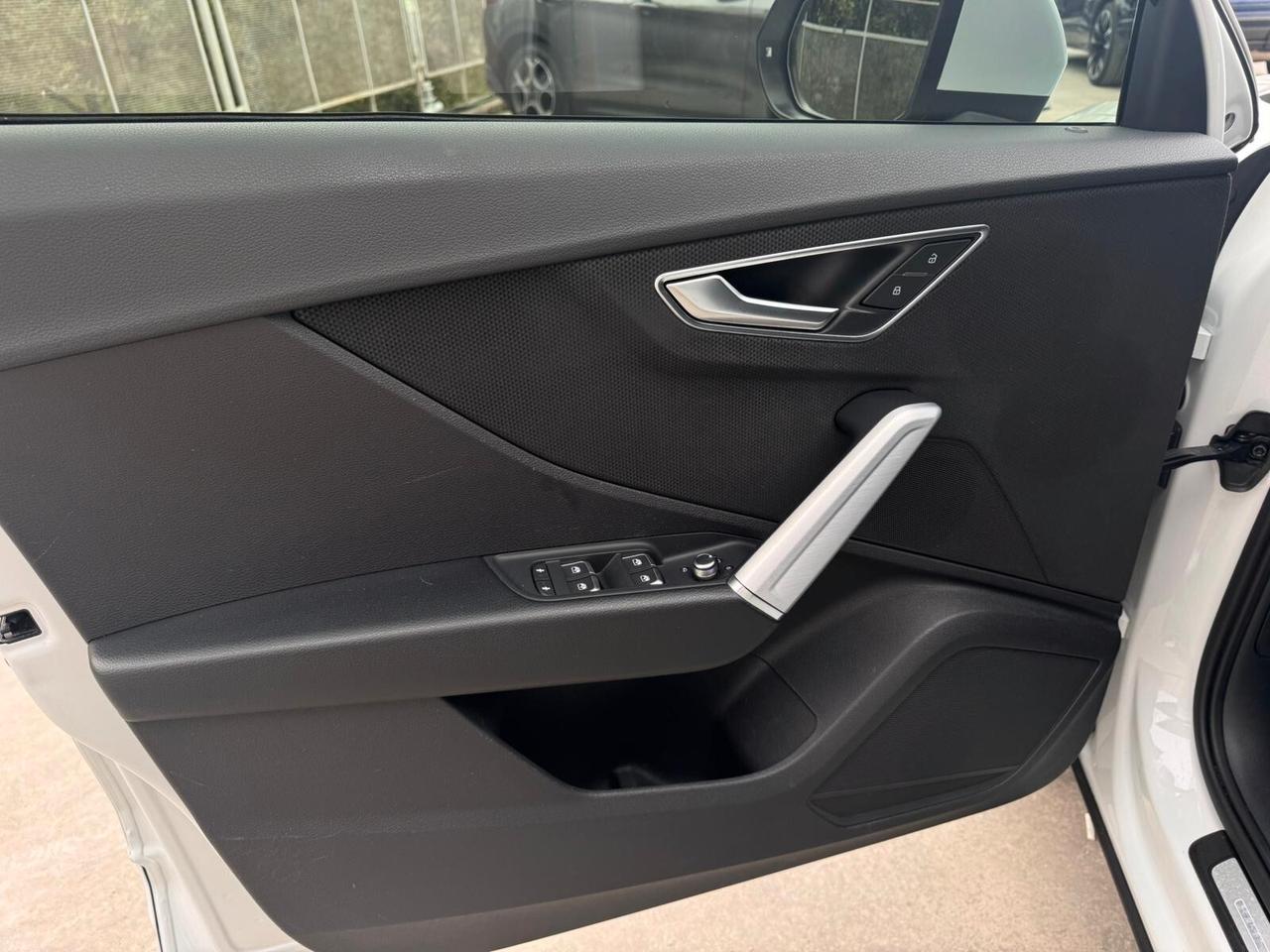Audi Q2 30 TDI S tronic 3X S-line Edition - Tetto apribile