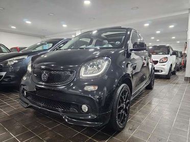smart forFour BRABUS EXCLUSIVE JBL 0.9 BENZ 109CV TWINAMIC