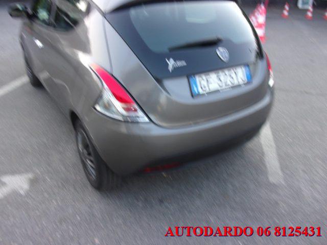 LANCIA Ypsilon 1.0 FireFly 5 porte S&S Hybrid Ecochic Silver