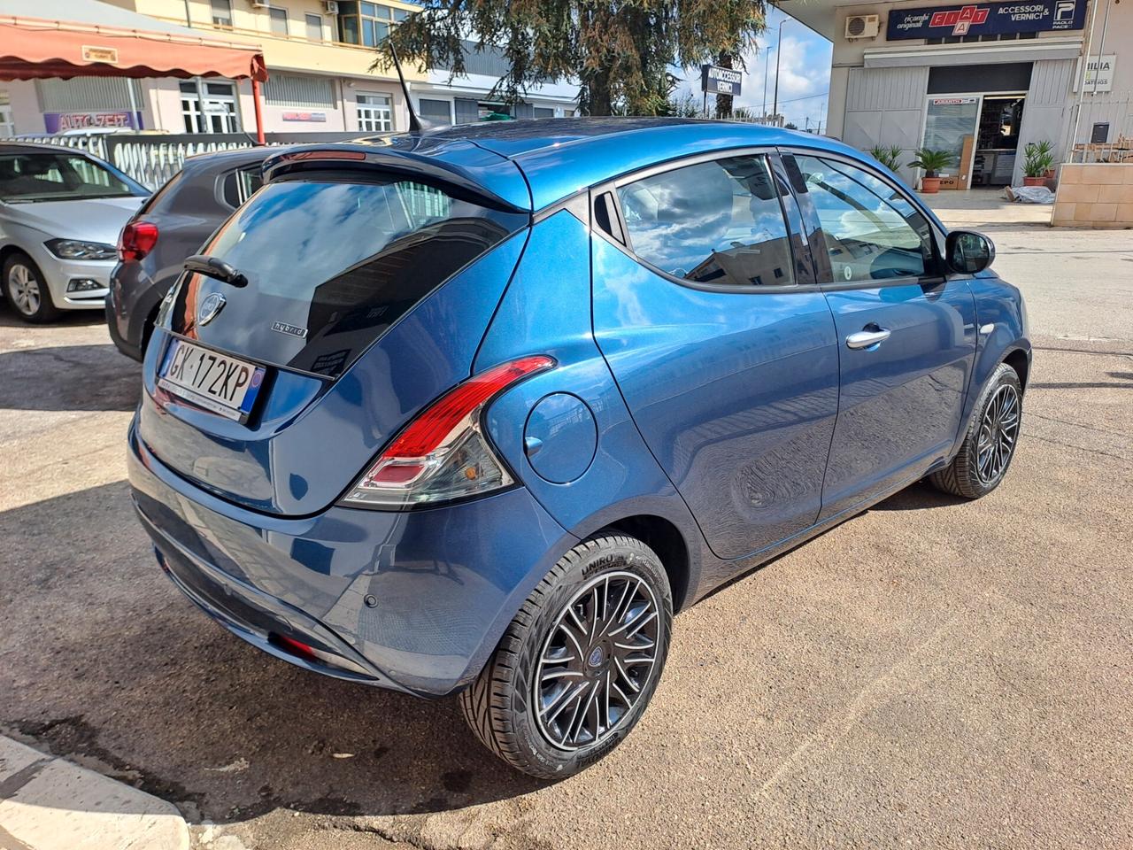 Lancia Ypsilon 1.0 FireFly 5 porte S&S Hybrid Ecochic Gold