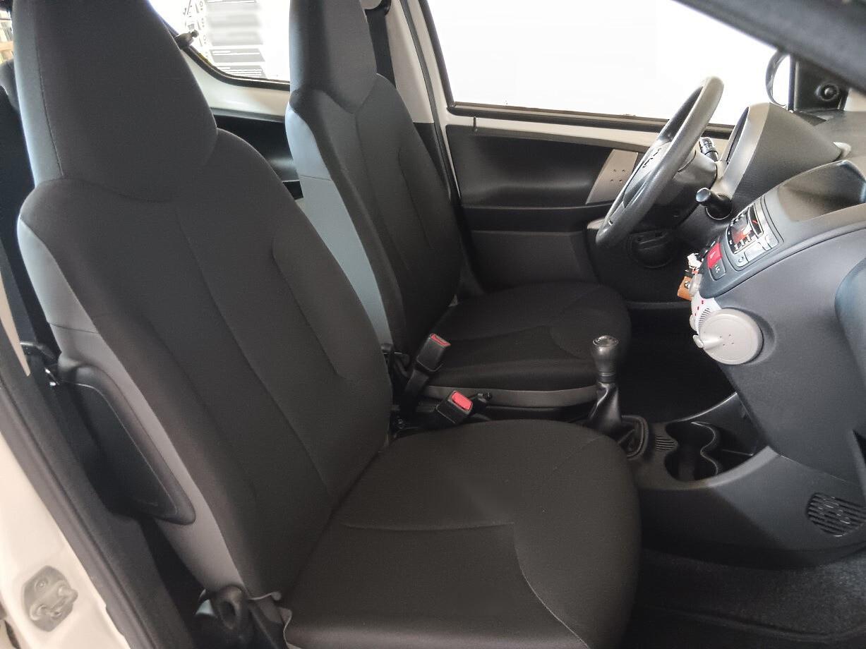 Toyota Aygo X-Cool 1.0 (68 cv)