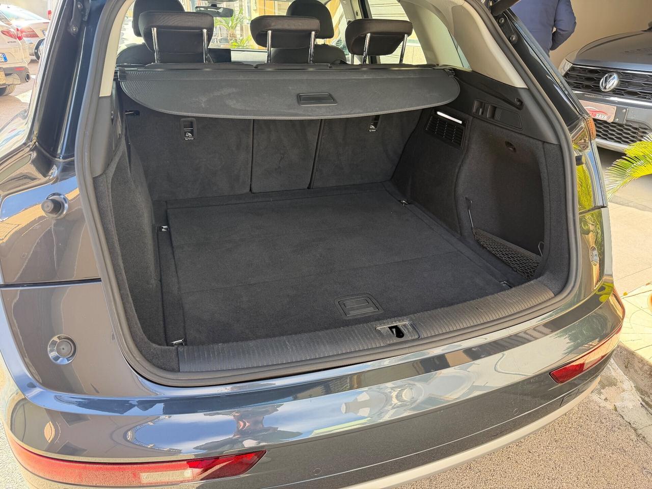 AUDI Q5 35 TDI QUATTRO S TRONIC BUS. SPORT