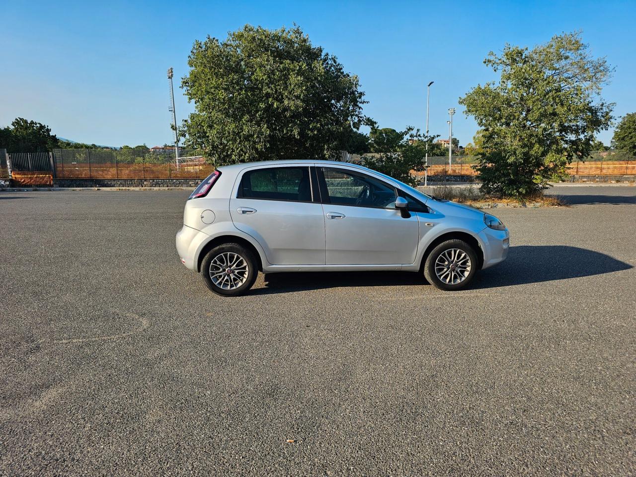 Fiat Punto 1.4 8V 77cv 5 porte Natural Power Lounge Metano originale 2028