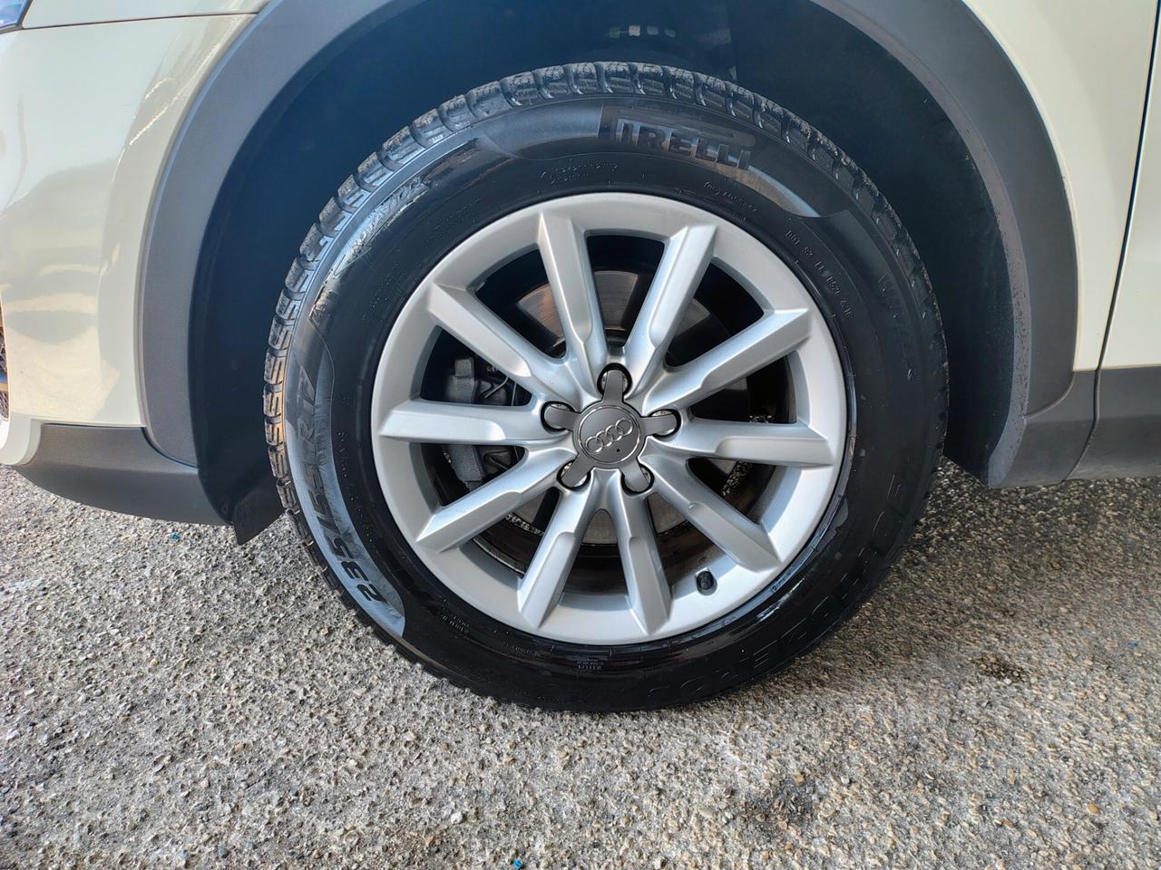 Audi Q3 2.0 TDI quattro BUSINESS PLUS