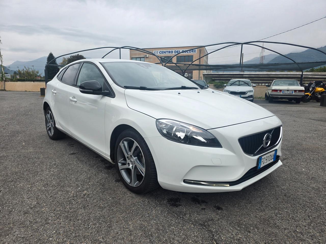 Volvo V40 D2 R-design Momentum