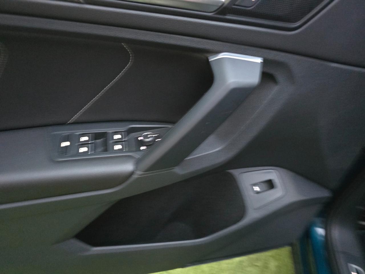 VW Tiguan 2.0 TDI 150 CV DSG R-Line -2022