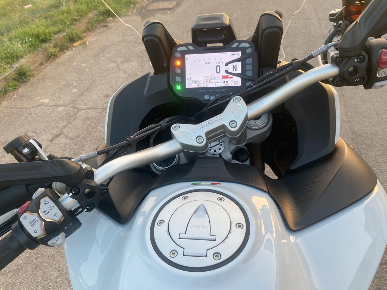 Ducati Multistrada 1200 S (ICEBERG WHITE)