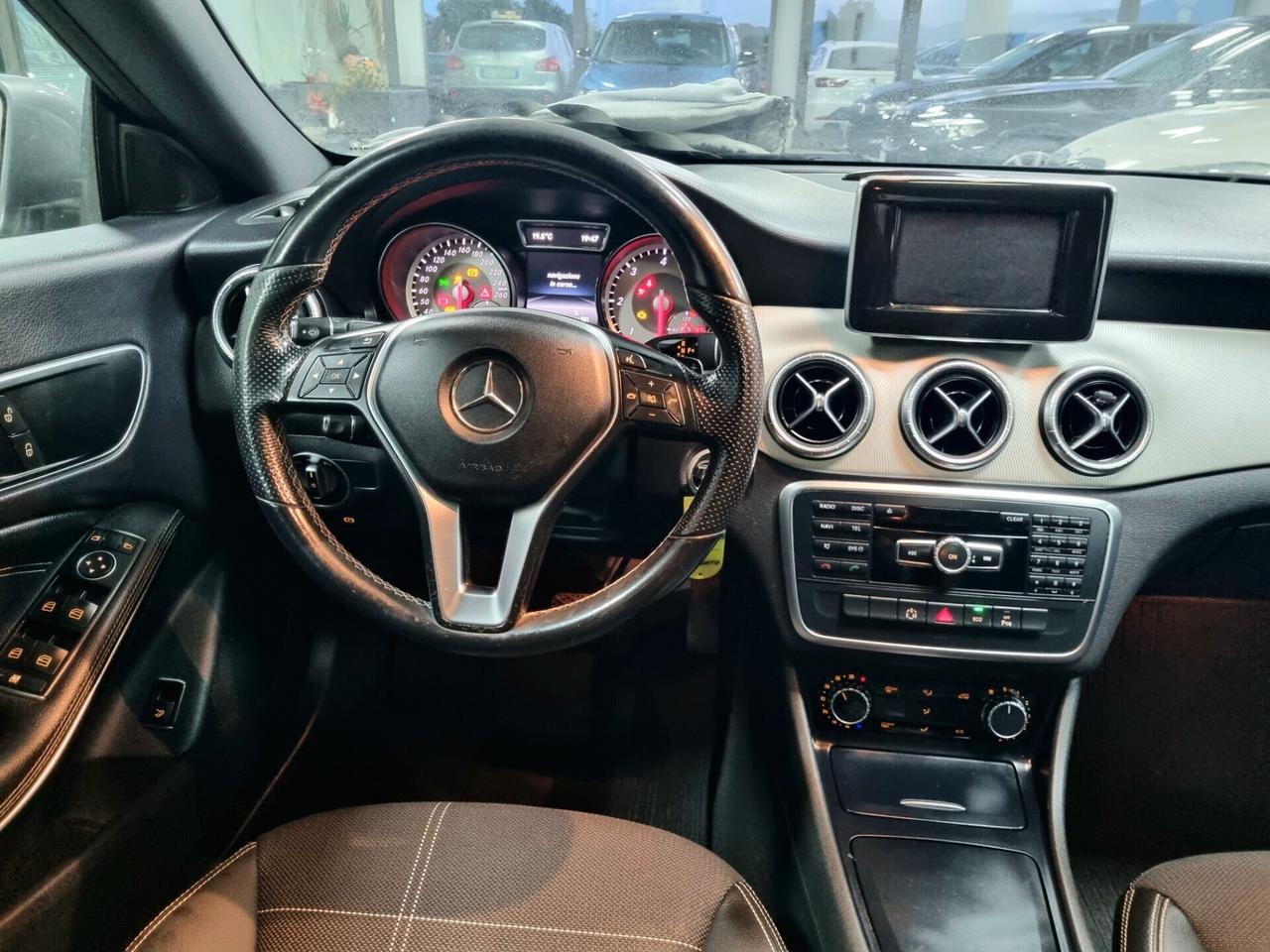 MERCEDES-BENZ CLA200 CDI 136CV EXECUTIVE TETTUCCIO