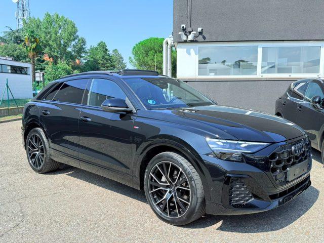 AUDI Q8 50 TDI 286 CV quattro S line edition Black Pack
