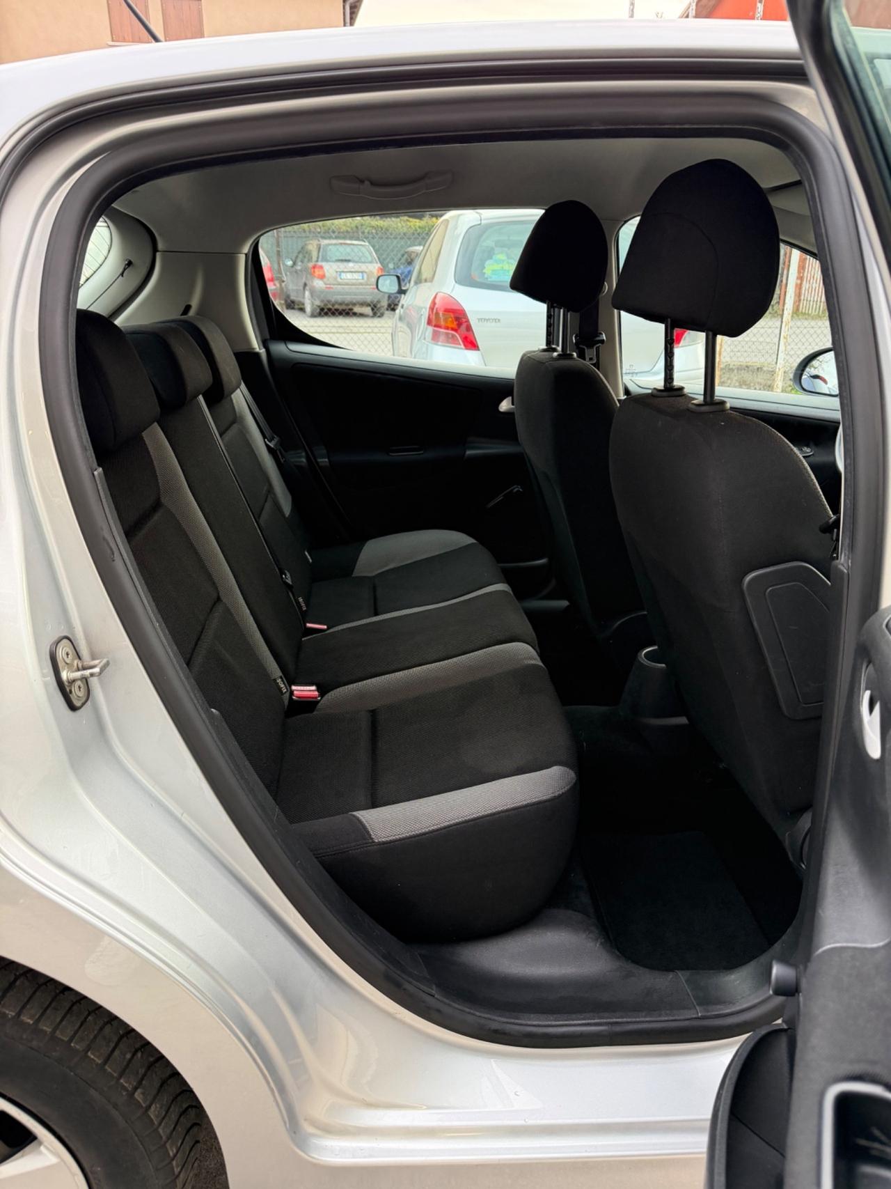 Peugeot 207 1.4 8V 88cv 5p.- Neopatentati- Garanzia