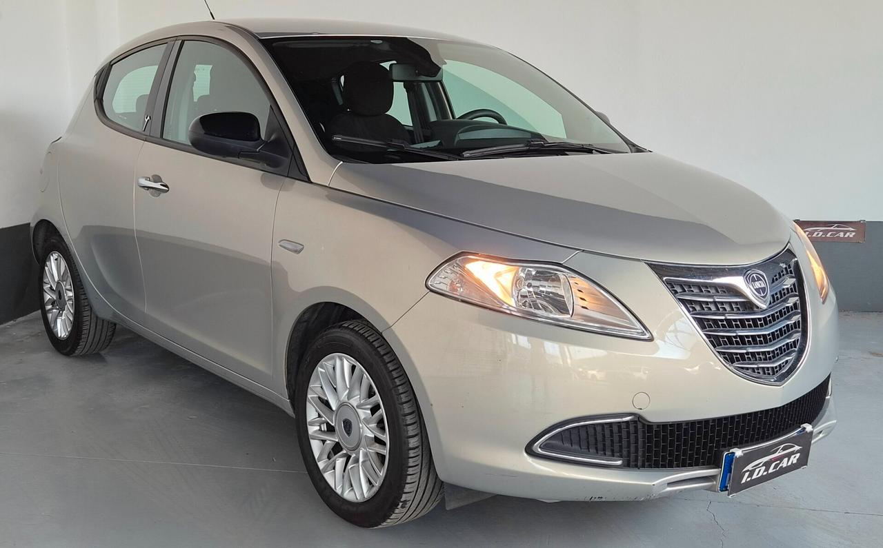 Lancia Ypsilon 1.2 69 CV 5 porte S&S Gold