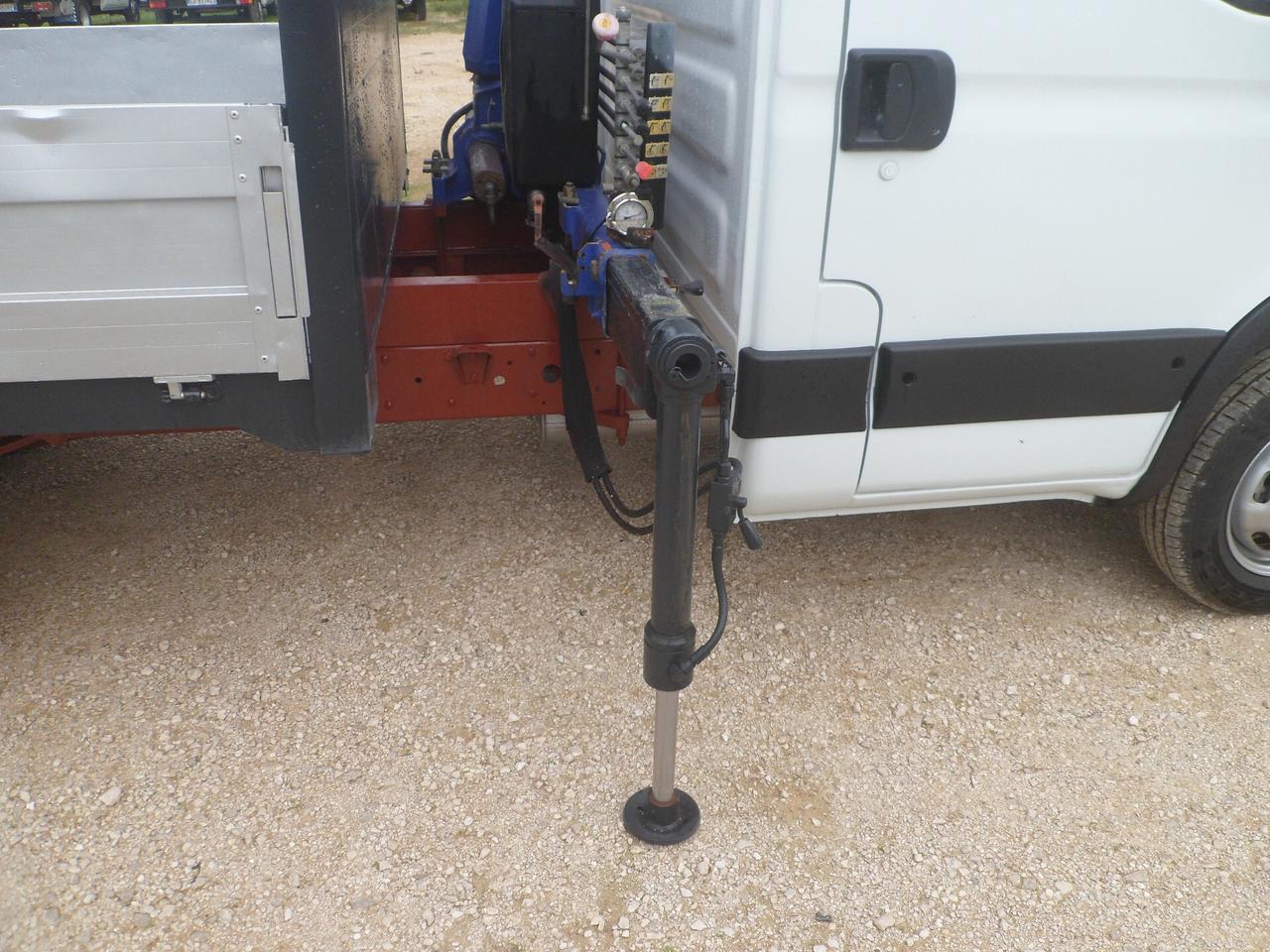 Iveco Daily 35c15 cassone fisso con gru