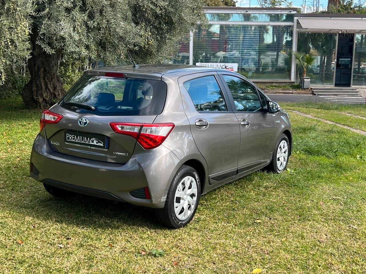 Toyota Yaris 1.5 Hybrid 5 porte Business