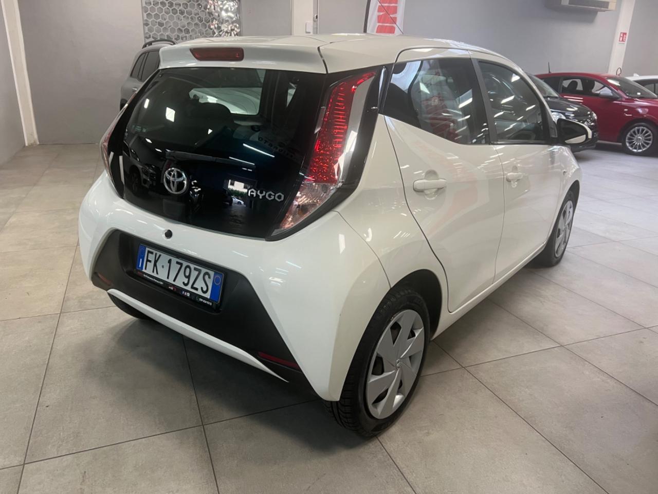 Toyota Aygo 1.0 VVT-i 69 CV 5P. x-black Ok Neopatentati