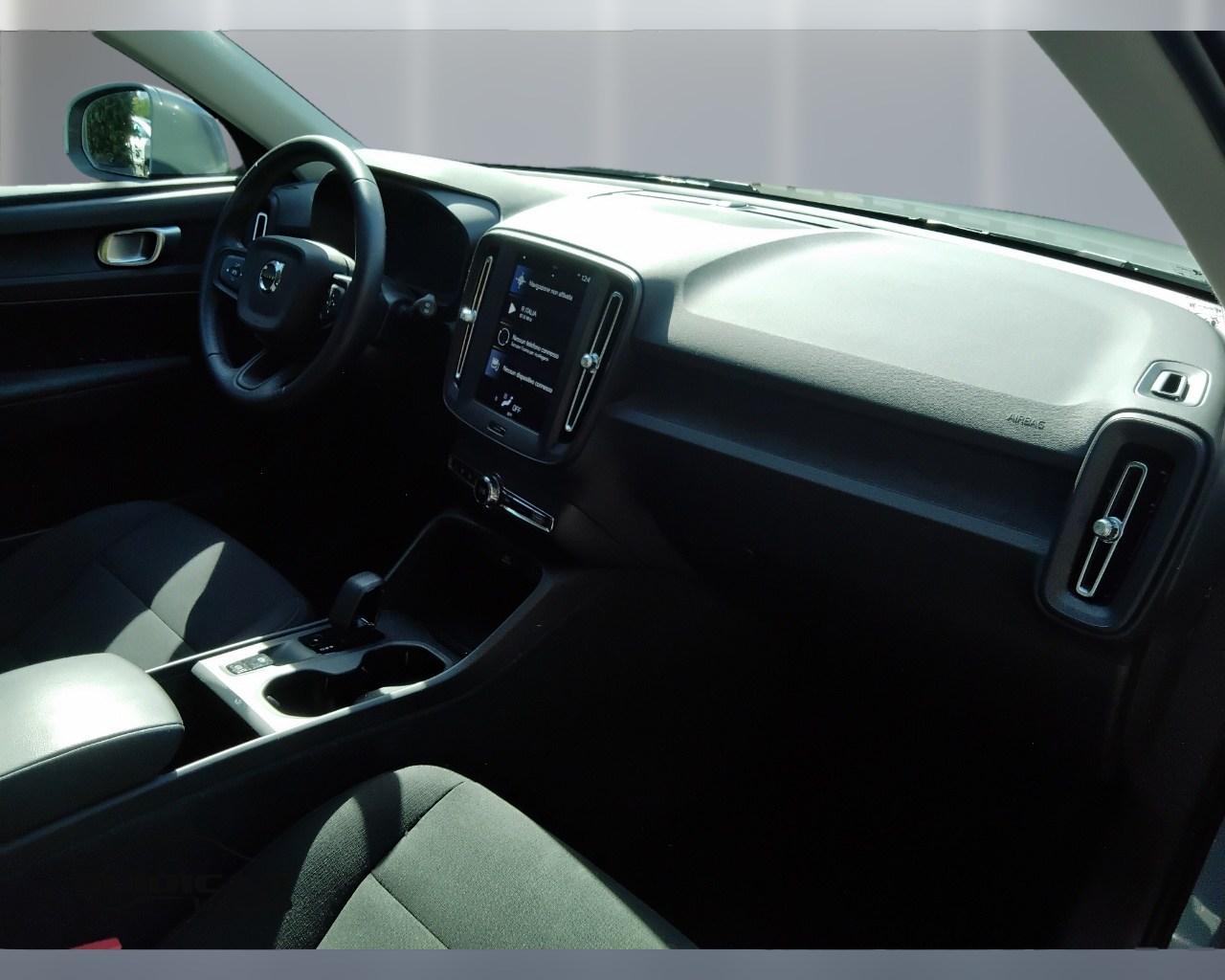 VOLVO XC40 2023 - XC40 1.5 t2 Essential auto