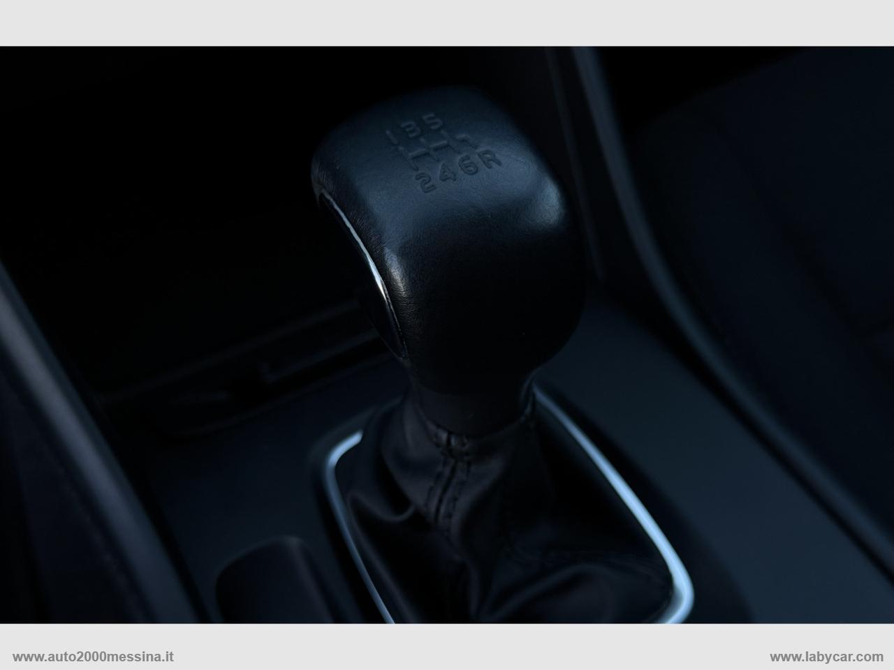 VOLVO XC40 T2 Momentum Core