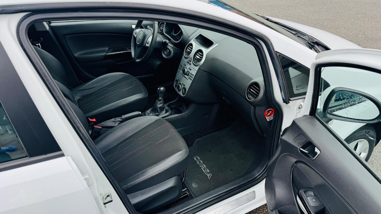 Opel Corsa 1.2 5 porte Sport