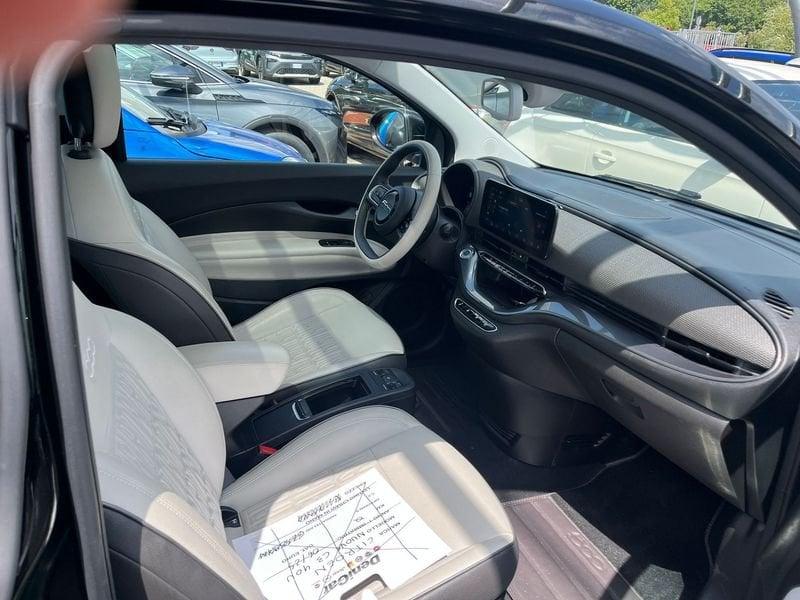 FIAT 500 500e 3+1 42 kWh La Prima