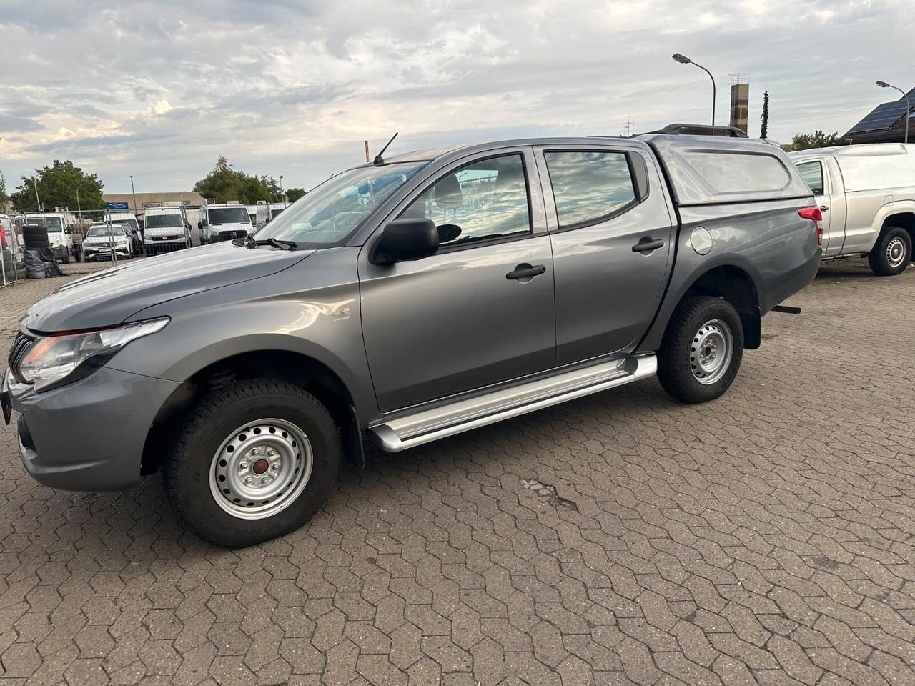 Mitsubishi L200 2.4 DI-D/154CV Double Cab Invite