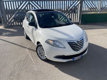 Lancia Ypsilon 1.3 MJT 16V 95 CV 5 porte Gold-TETTO