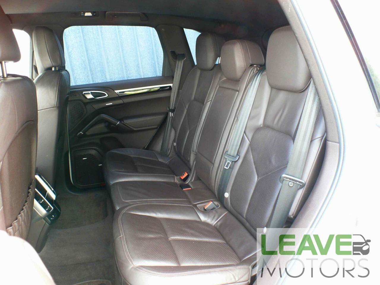 Porsche Cayenne 3.0 Diesel (M1401)