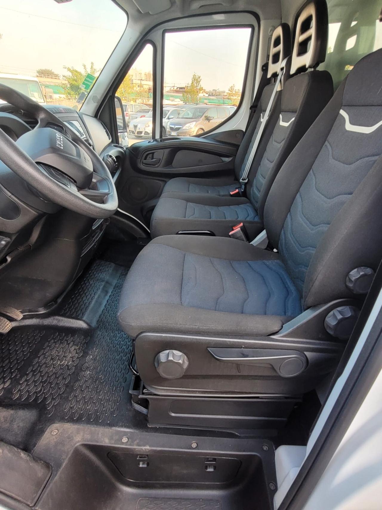IVECO DAILY 35-160 3.0 (68.179 km)