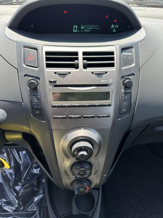 TOYOTA Yaris 1.0 5 porte