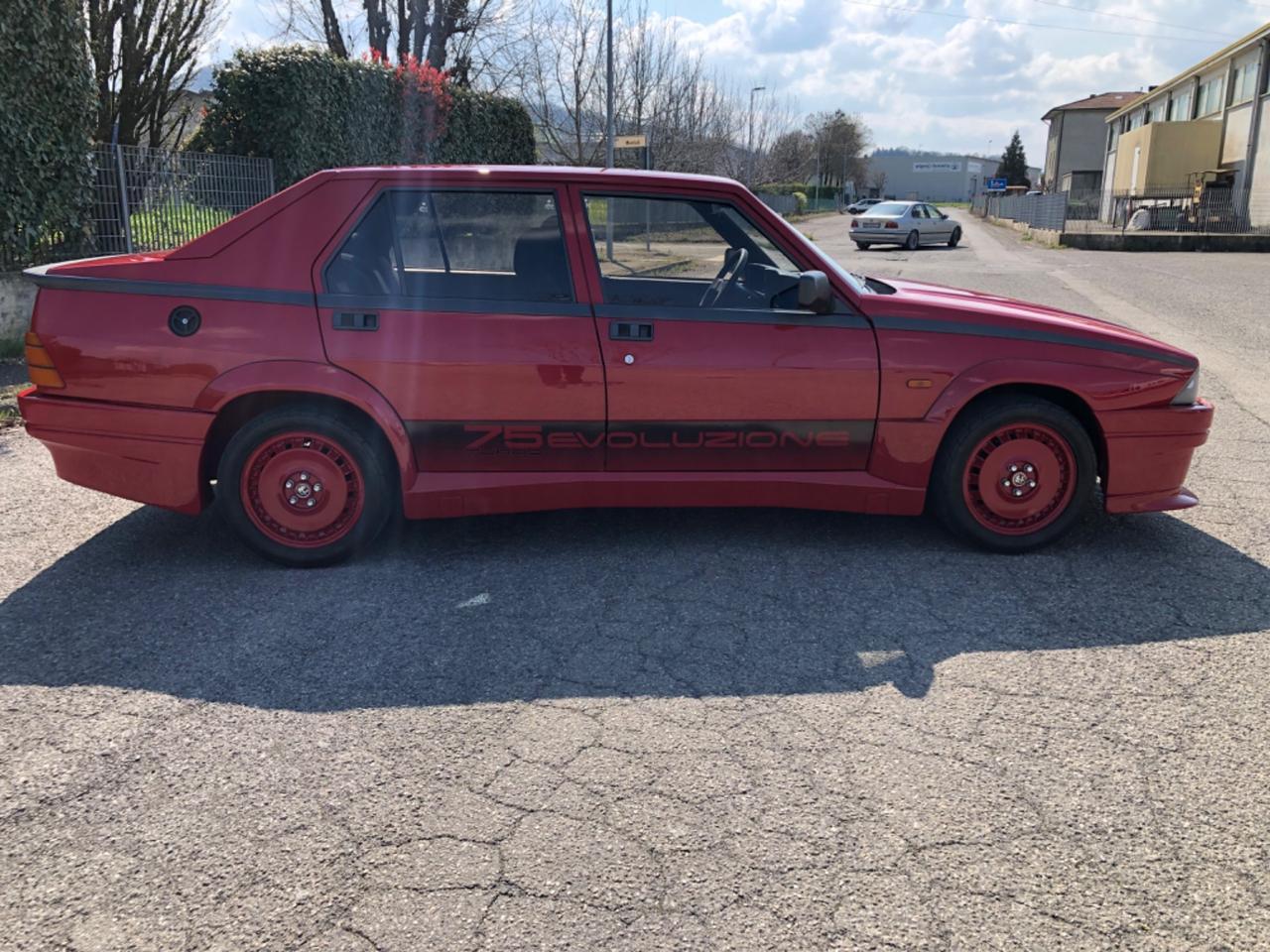 Alfa Romeo 75 1.8i turbo evoluzione fuori serie