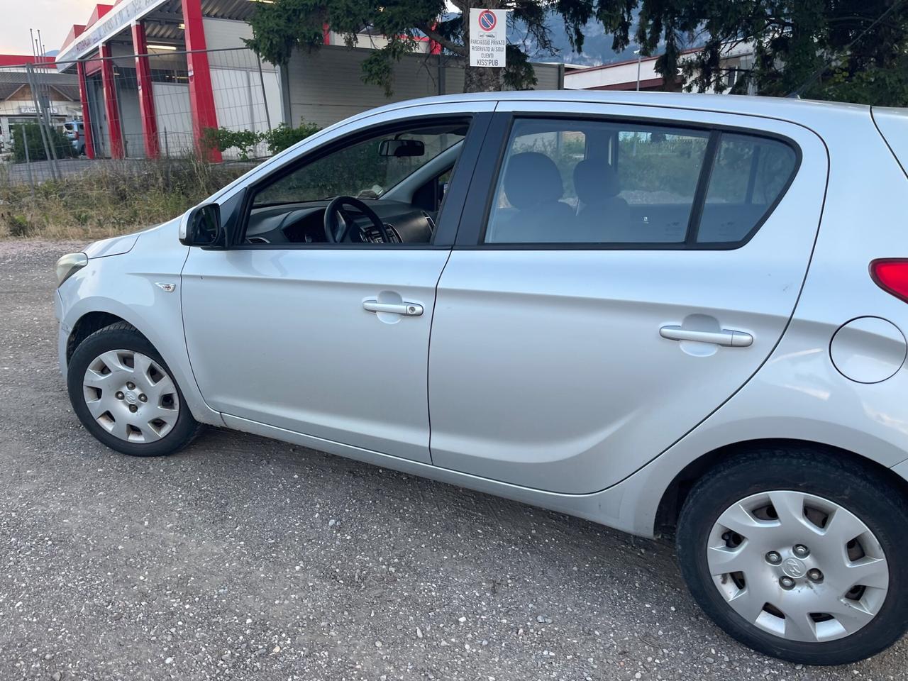 Hyundai i20 1.2 5p. Sound Edition SI NEOPATENTATI