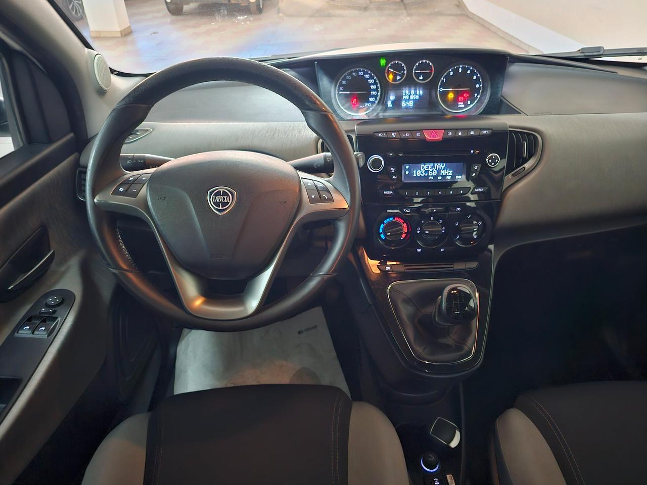 Lancia Ypsilon 0.9 TwinAir 85 CV 5 porte Metano Ecochic Gold