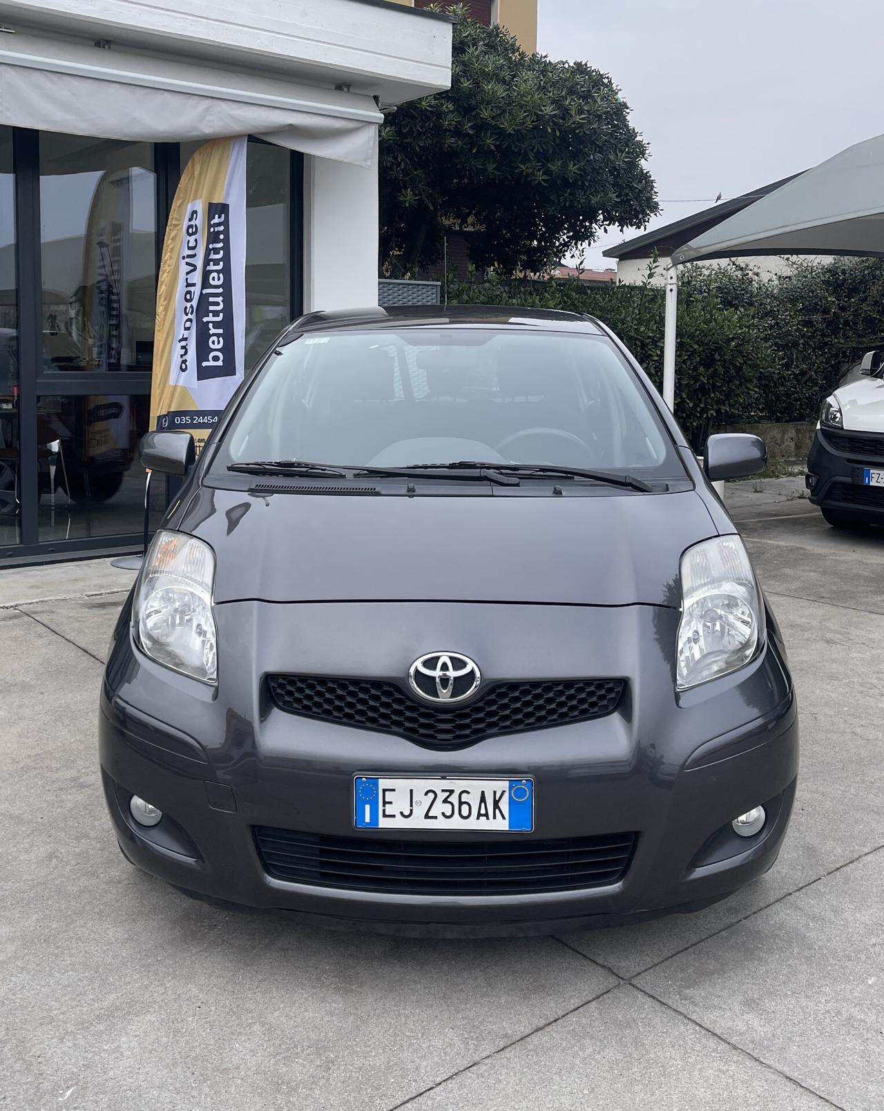 Toyota Yaris 1.0 5 porte