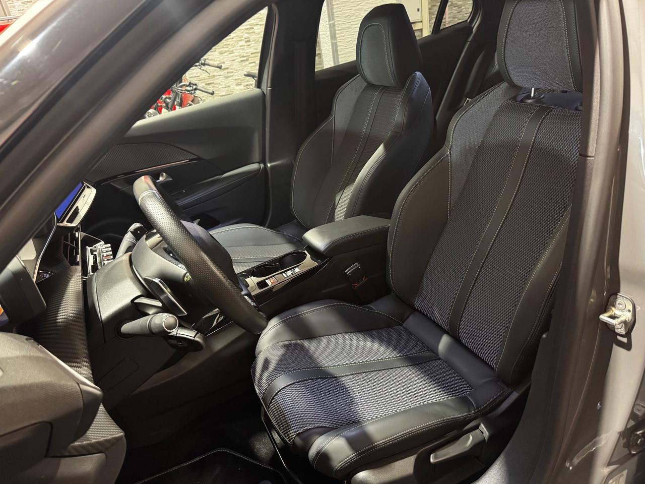 Peugeot 2008 BlueHDi 130 S&S EAT8 GT