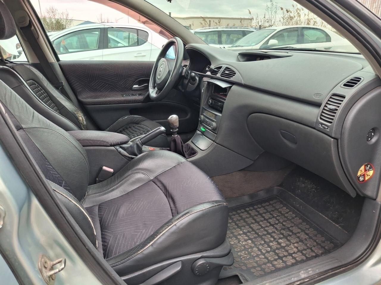 Renault Laguna 1.9 dCi/120CV.--