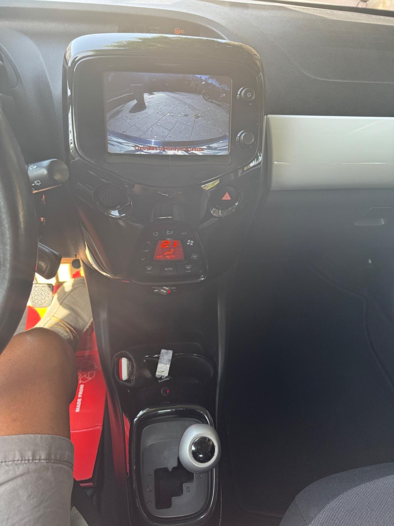 Toyota Aygo 1.0 VVT-i 69 CV 5 porte x-play