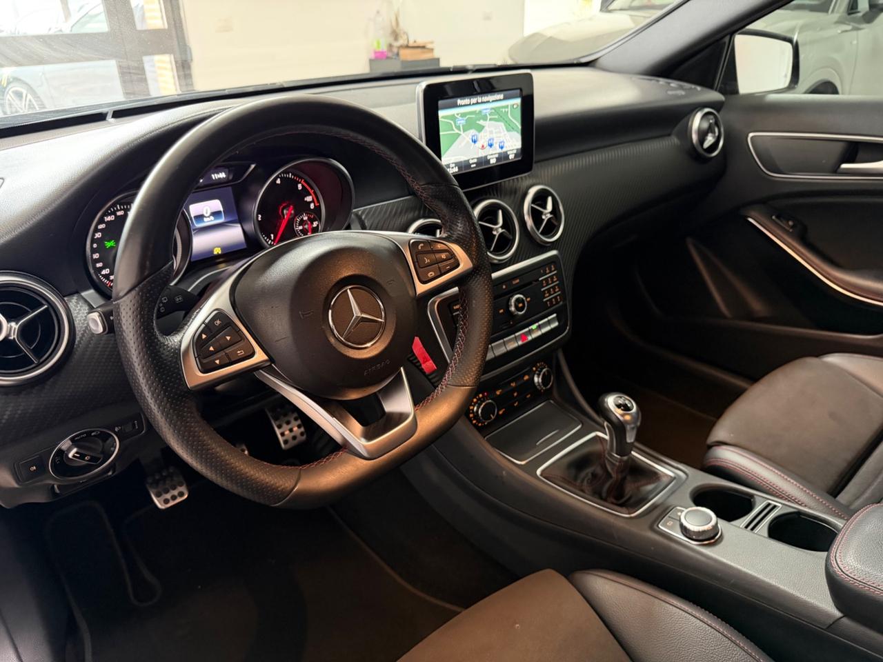 Mercedes-benz A 180 d Premium AMG