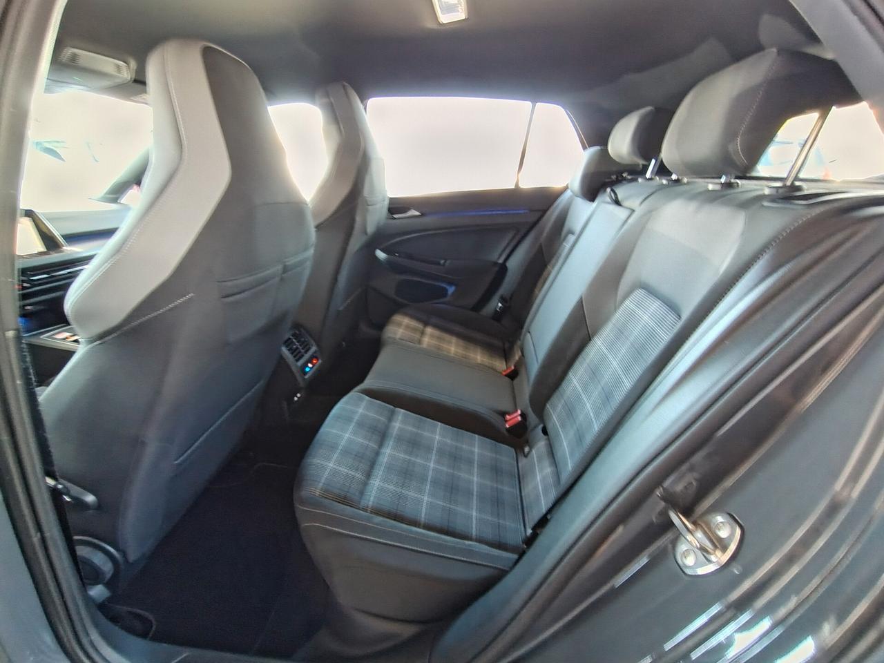 Volkswagen Golf 2.0 TDI GTD DSG