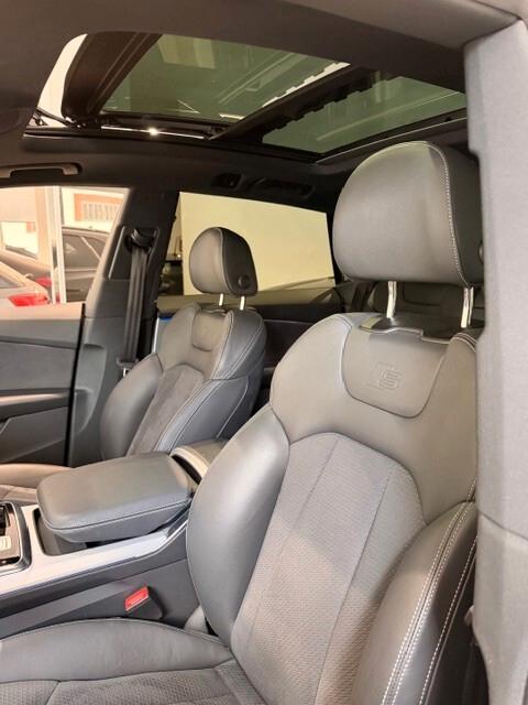 Audi Q8 BLACK LINE 50 TDI quattro 286cv